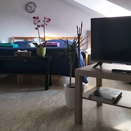 トリノLa Casa Di Marta - Ampia Ed Accogliente Mansarda In Piazza Statutoアパートメント エクステリア 写真