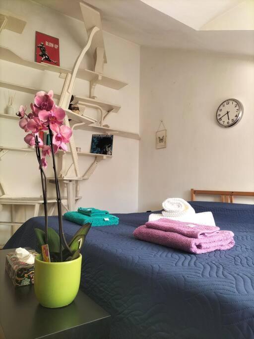 トリノLa Casa Di Marta - Ampia Ed Accogliente Mansarda In Piazza Statutoアパートメント エクステリア 写真