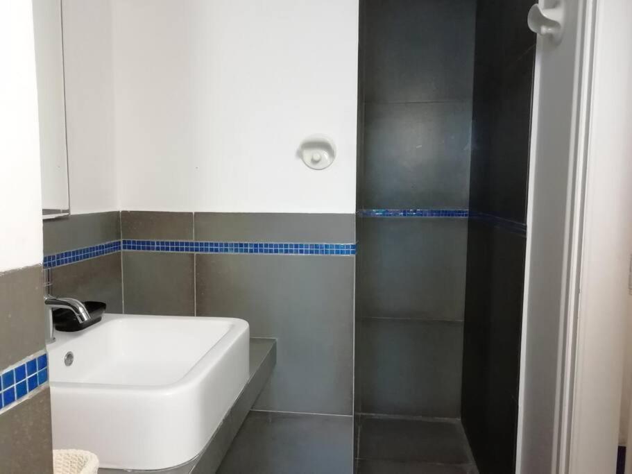トリノLa Casa Di Marta - Ampia Ed Accogliente Mansarda In Piazza Statutoアパートメント エクステリア 写真