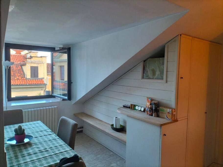 トリノLa Casa Di Marta - Ampia Ed Accogliente Mansarda In Piazza Statutoアパートメント エクステリア 写真